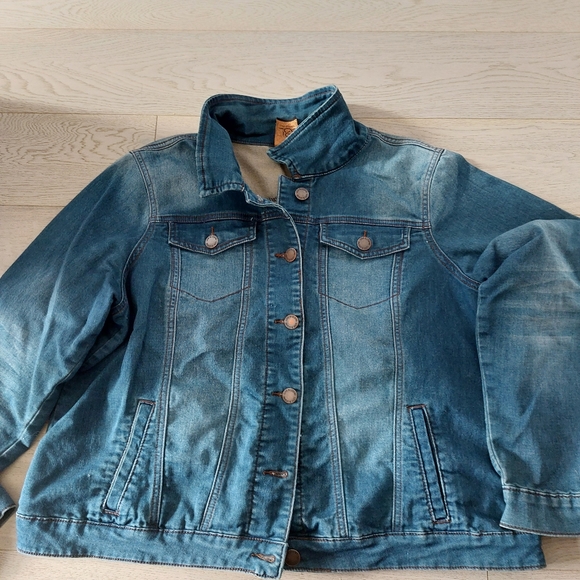Denim jacket - Picture 1 of 5